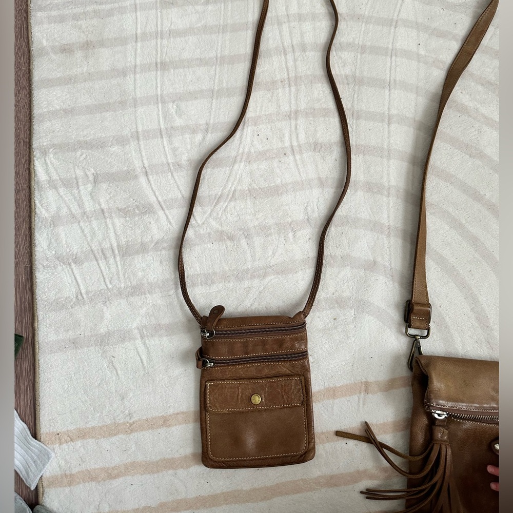 Roots leather purse